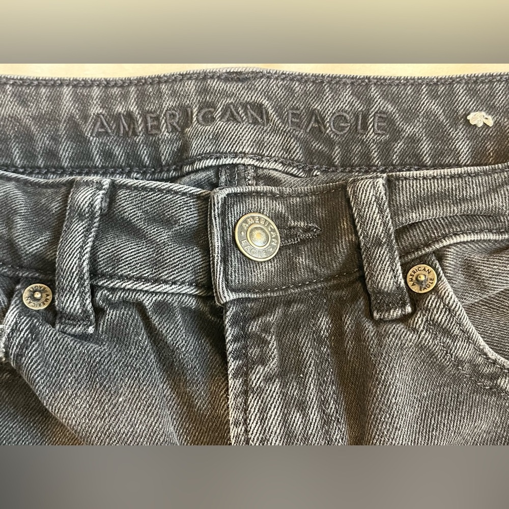 American Eagle Mom Jeans Relaxed Distressed Women’s Black Jeans Size 6 - Picture 8 of 16